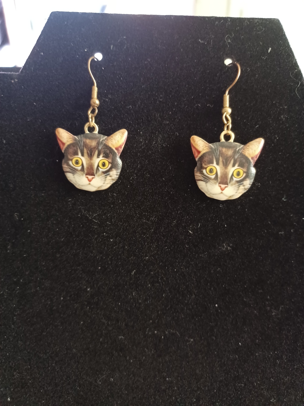 Tabby Cat Face Dangle Earrings - Yellow and Brown